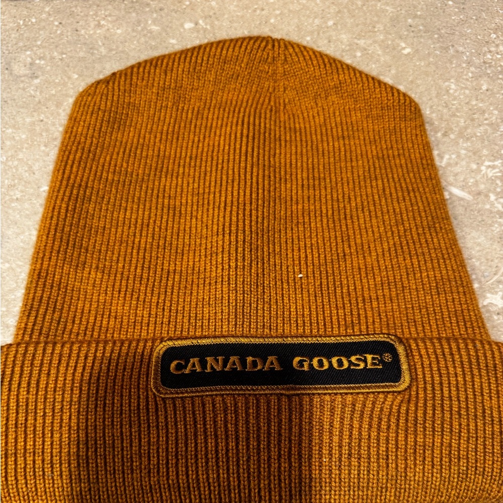 Canada Goose Hat-excellent condition